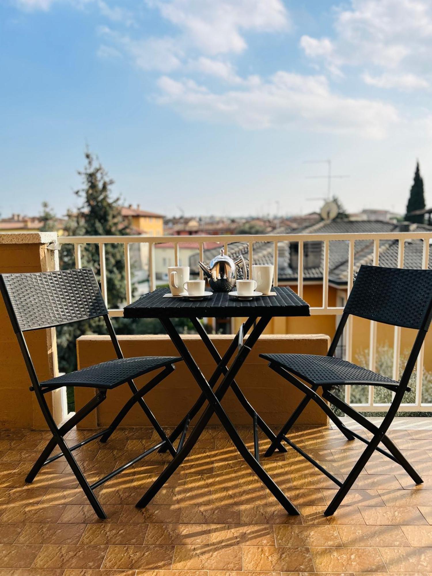 Апартаменты Gold Garda Desenzano Дезенцано-дель-Гарда Экстерьер фото