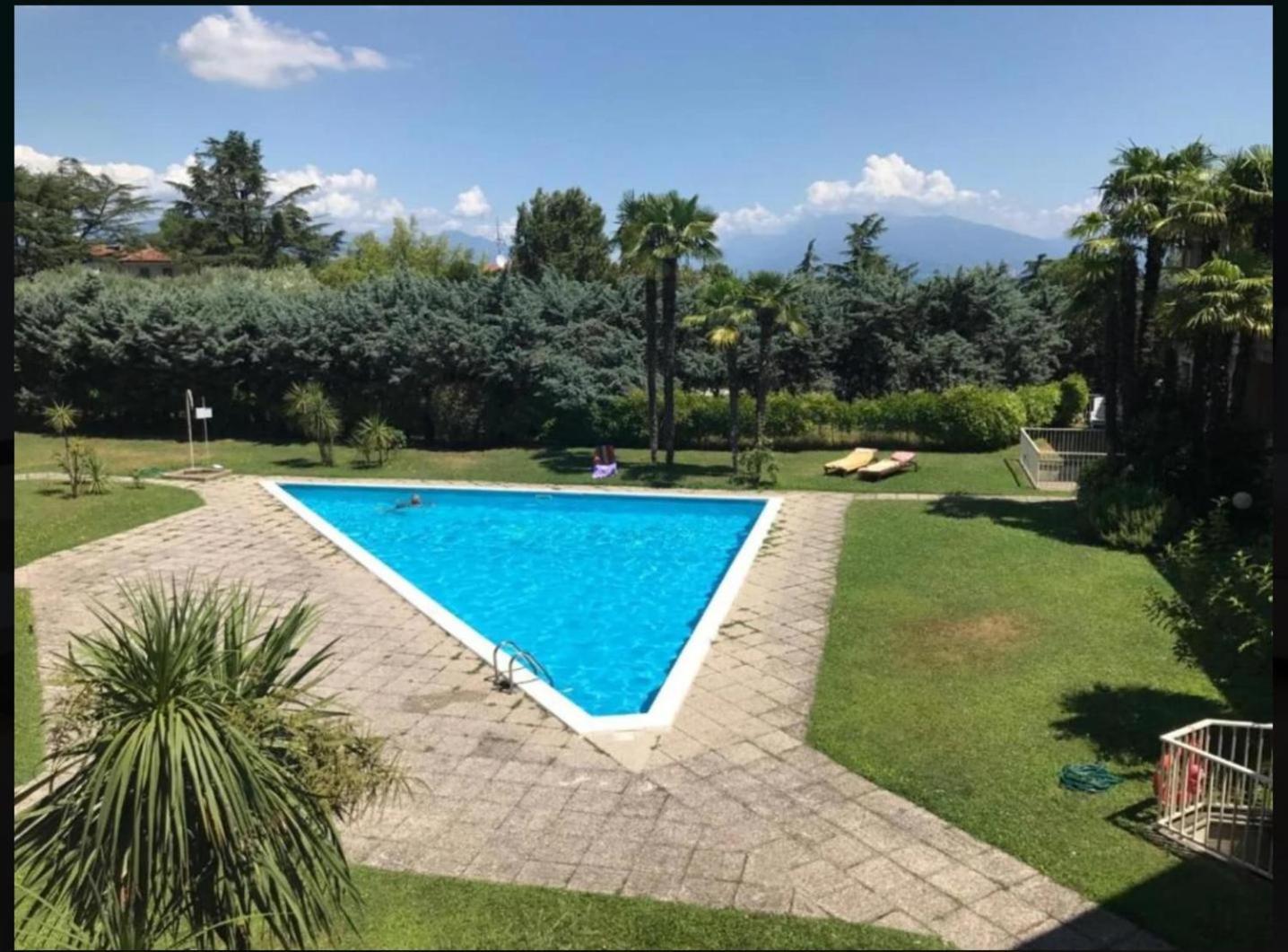 Апартаменты Gold Garda Desenzano Дезенцано-дель-Гарда Экстерьер фото
